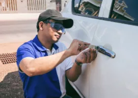 Car Locksmith in Huntington Beach, CA